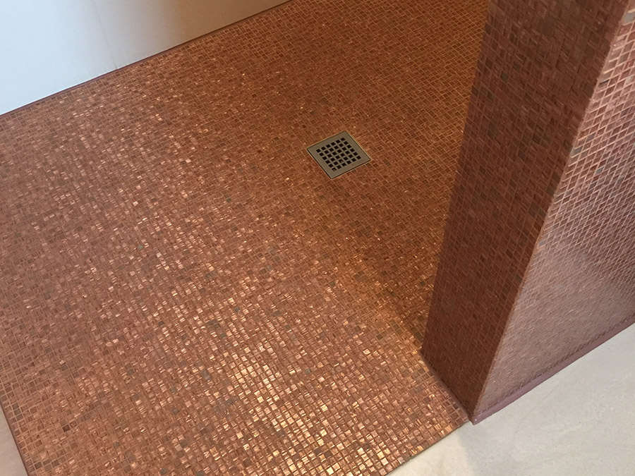Dusche mit Glasmosaik